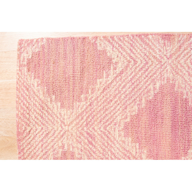 Hand Tufted Wool Geometric Area Rug in Pink