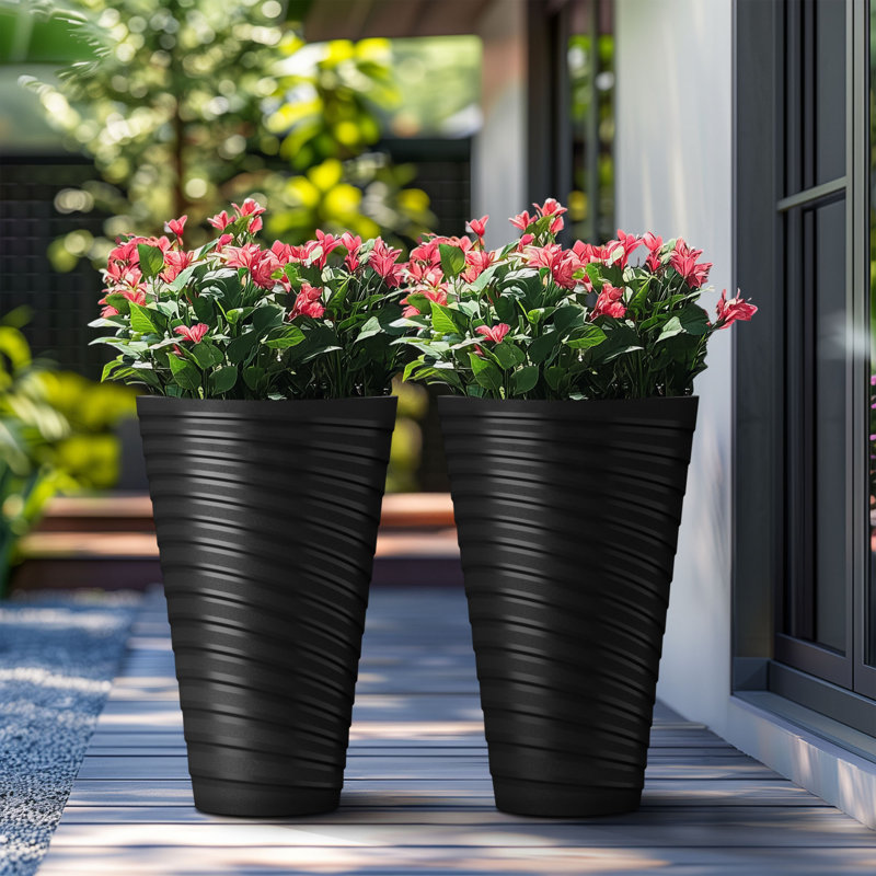 Aftina Pot Planter, 29" H x 15.7" W x 15.7" D, Spiral Black
