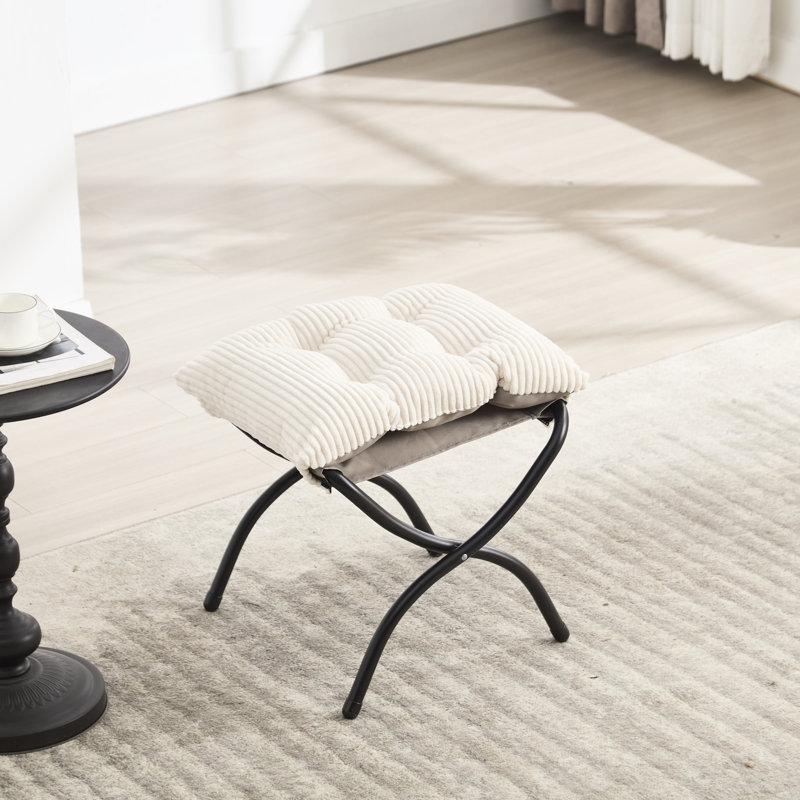 Chaise d'appoint moderne, douce et confortable avec repose-pieds, accoudoirs et poche latérale pour petits espaces