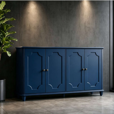 Buffet classique 63 po à 4 portes avec portes à panneaux surélevés courbés, crédence de rangement rétro avec charnières à fermeture en douceur, dispositif anti-basculement, boutons en bronze antirouille, pieds surélevés résistants à l'humidité pour le salon, la cuisine