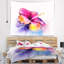 Hibiscus rouge et jaune avec tapisserie bleue-28508563