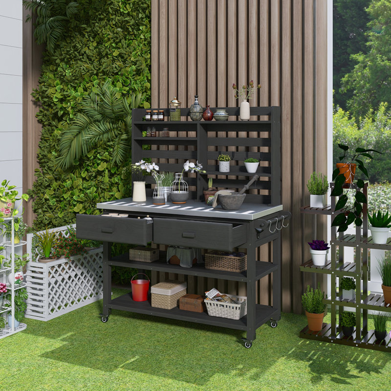 Banc de rempotage extérieur en bois massif de 65 po de hauteur, îlot de cuisine extérieur avec roulettes verrouillables, plateau en acier inoxydable, crochets amovibles, facile à installer
