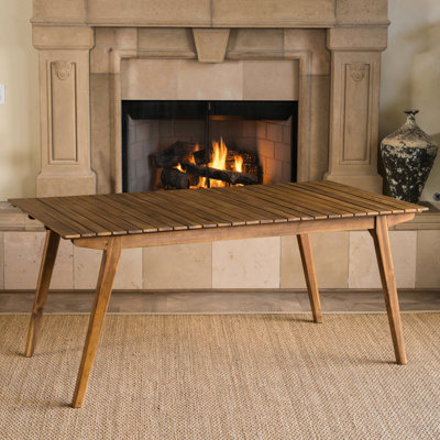 Table de salle à manger d'extérieur 69 po Finish - Fabriquée en bois pour une expérience merveilleuse