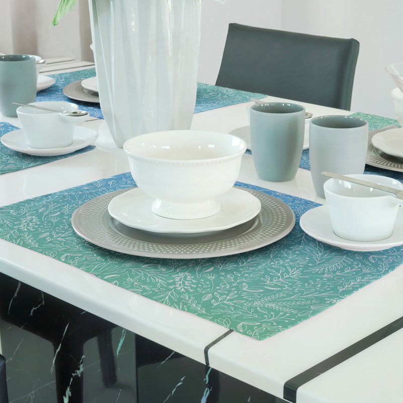 Napperon à motif floral classique de 18 po ditsy, Bleu / vert / blanc