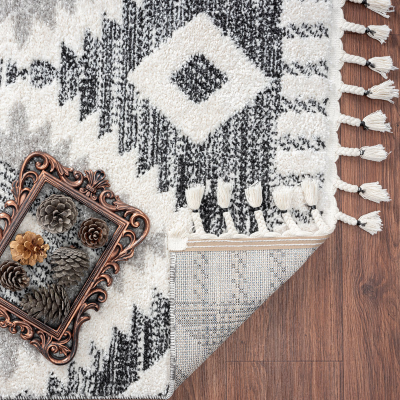 Geometric Indoor Rug, Rectangle 5' x 7'