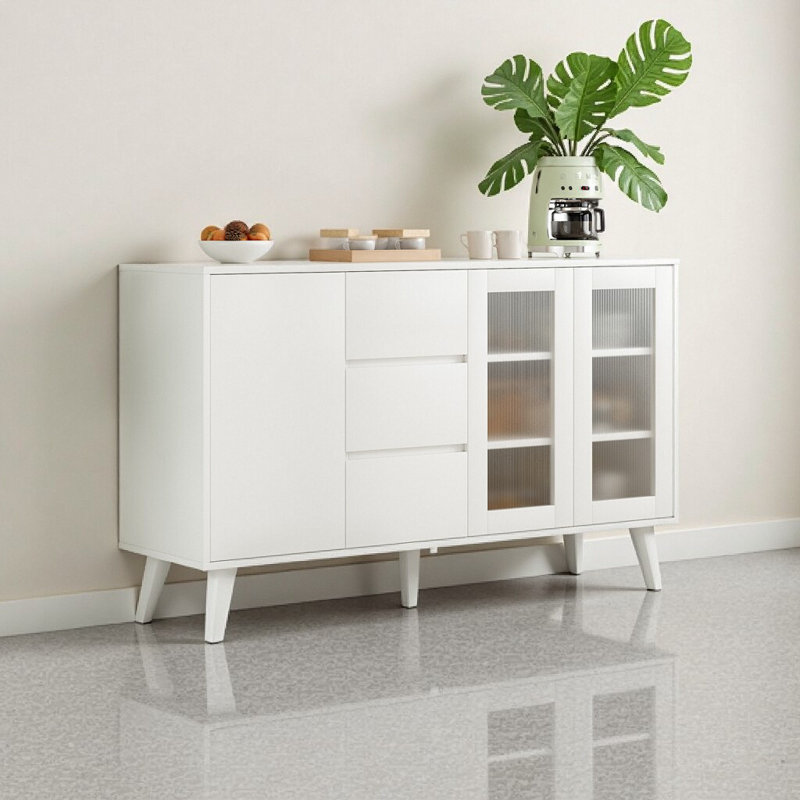 Buffet Farmhouse Buffet, rangement en bois rustique blanc de 55,5 pouces de largeur avec 3 tiroirs et portes escamotables, organisateur de bar à café pour la salle à manger, la cuisine et le salon