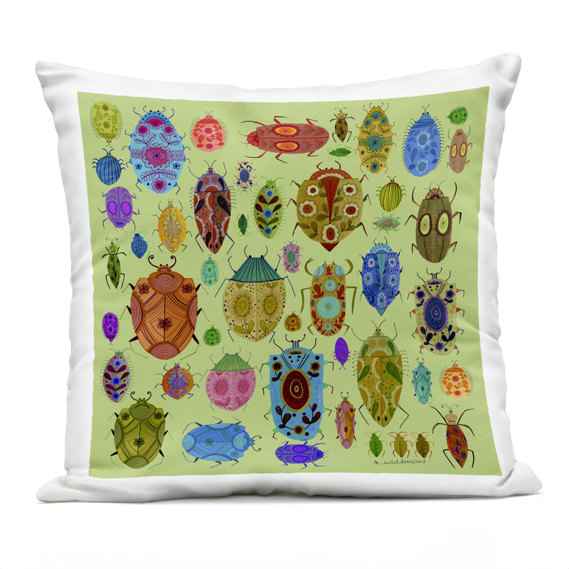 Coussin d'extérieur imprimé fleuri Bugs & Insects par Kay Widdowson