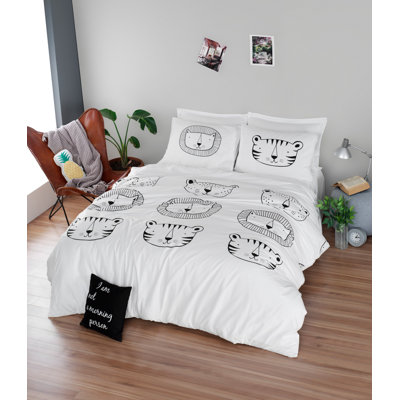 Tappahannock No Pattern Duvet Cover Set with Pillowcases Included