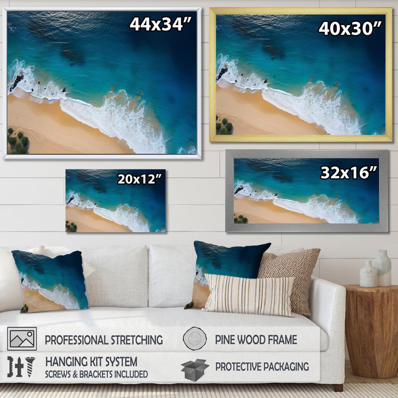 Vue aérienne de la plage côtière III - art mural plage, Cadre flottant brun, H 12 po x l 20 po x P 1 po