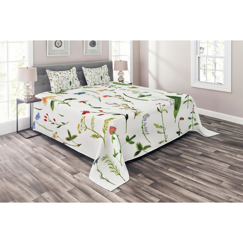Farmhouse / Country Floral Coverlet, King Bedspread + 2 Shams