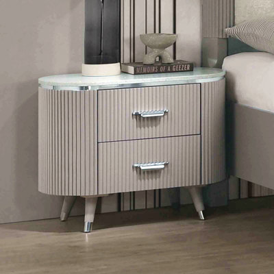 Table de chevet 1pc gris clair, style contemporain avec plateau en pierre, poignées chromées et détails argentés