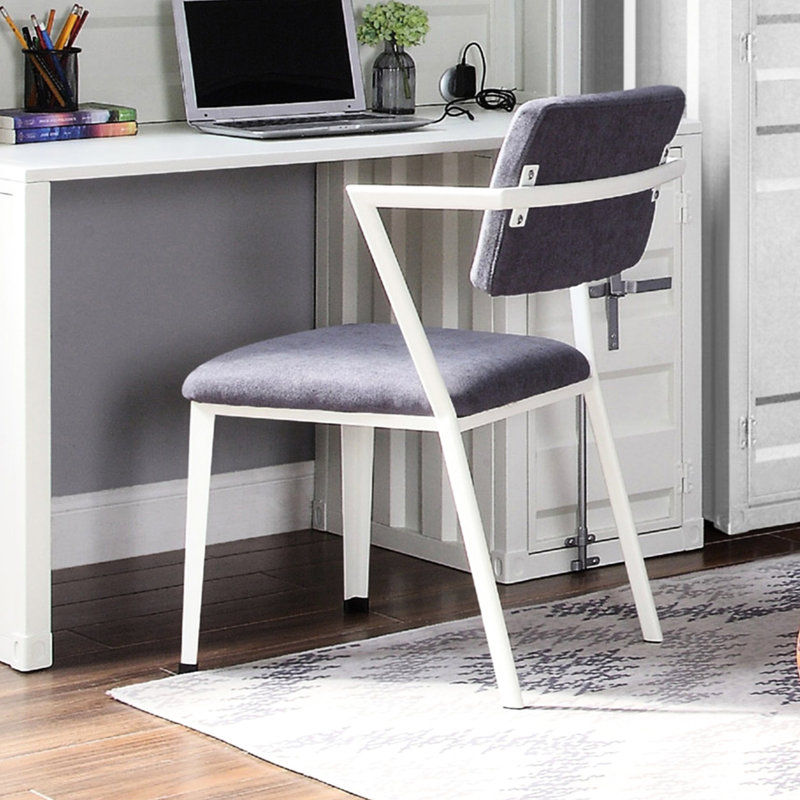 Chaise de bureau contemporaine avec dossier haut, structure en métal, coussin rembourré gris et blanc, motif uni, dossier ouvert, largeur 22 po