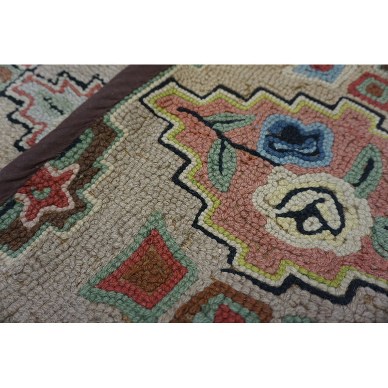 Tapis ivoire antique en laine crocheté antique