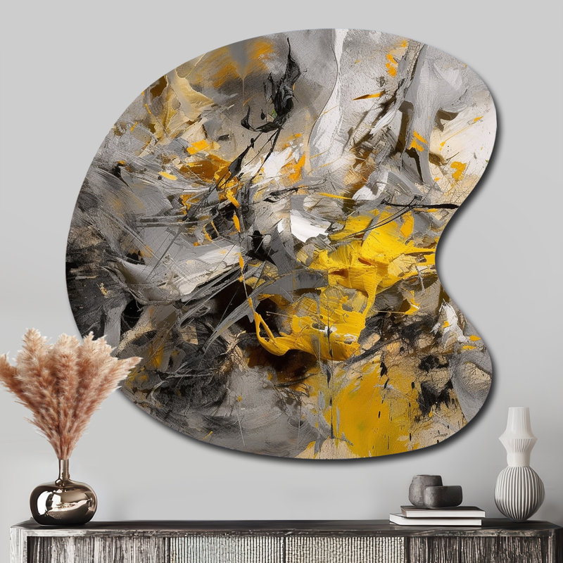 Moutarde jaune et gris vif III - abstrait en forme de goutte, art mural en métal asymétrique, H 33 po x l 33 po