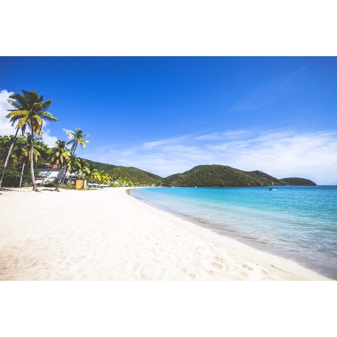 Karibischer Strand. Carlisle Bay, Antigua & Barbuda. von Peeterv - Druck ohne Rahmen auf Leinwand