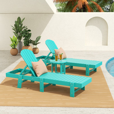Altura Outdoor Chaise Lounge with Table
