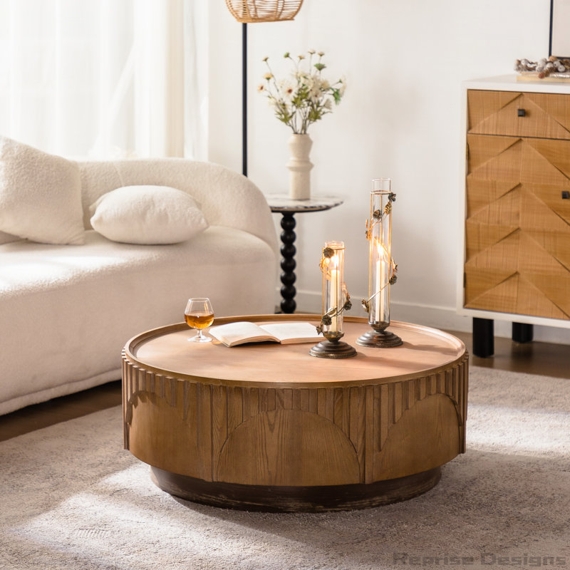Table basse ronde à relief en bois avec piédestal robuste