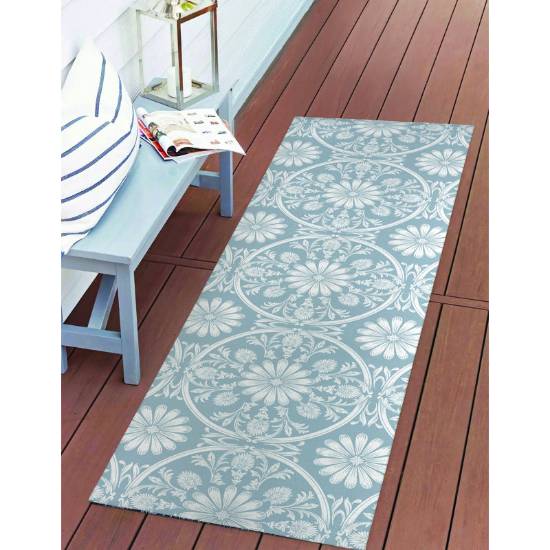 Daisy Tile Outdoor Area Rug, Runner 2'6" x 8'