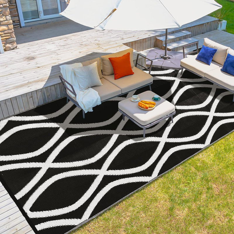 White/Black Indoor/Outdoor Area Rug, Rectangle 9' x 6'