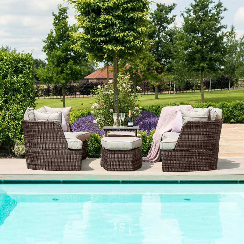 Finna Rattan Daybed, Brown