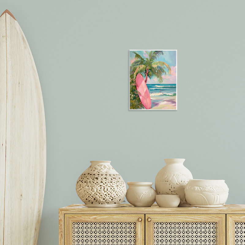 Plaque de planche de surf rose sur la plage, design par Arlington Prints