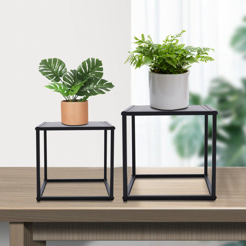 2 tables gigognes à cadre noir PCS