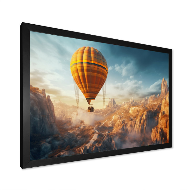 «Yellow Hot Air Ballon», art mural sur toile, H 34 po x l 44 po x P 1,5 po, Cadre simple noir