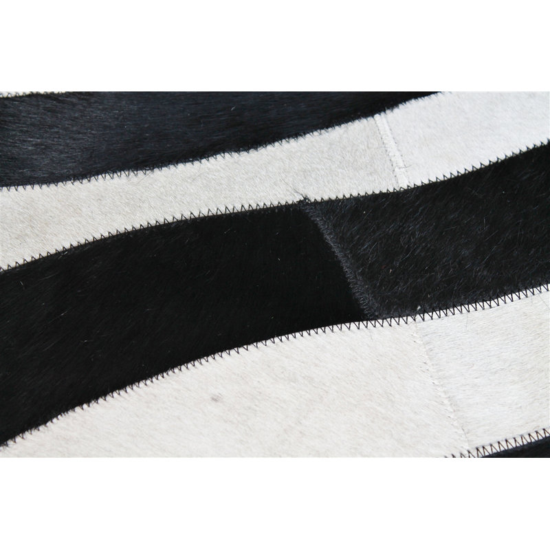 Area Cowhide Animal Print Area Rug in Black/Off White/Cream, Rectangle 6' x 9'