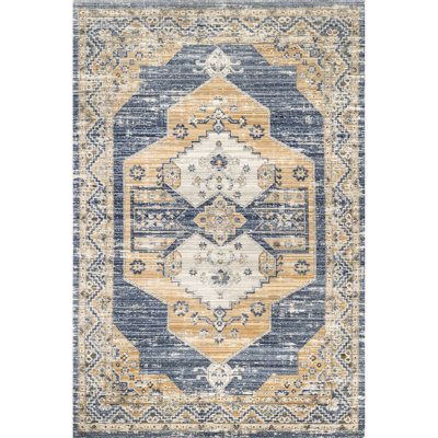 Zazie Traditional Machine Washable Indoor/Outdoor Area Rug