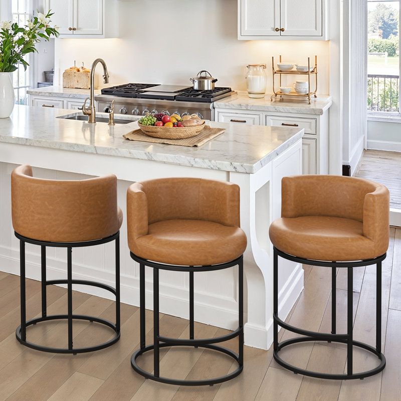 Tabouret de bar pivotant à hauteur de comptoir de 26 po avec accoudoirs et repose-pieds, siège rembourré, Brun whisky