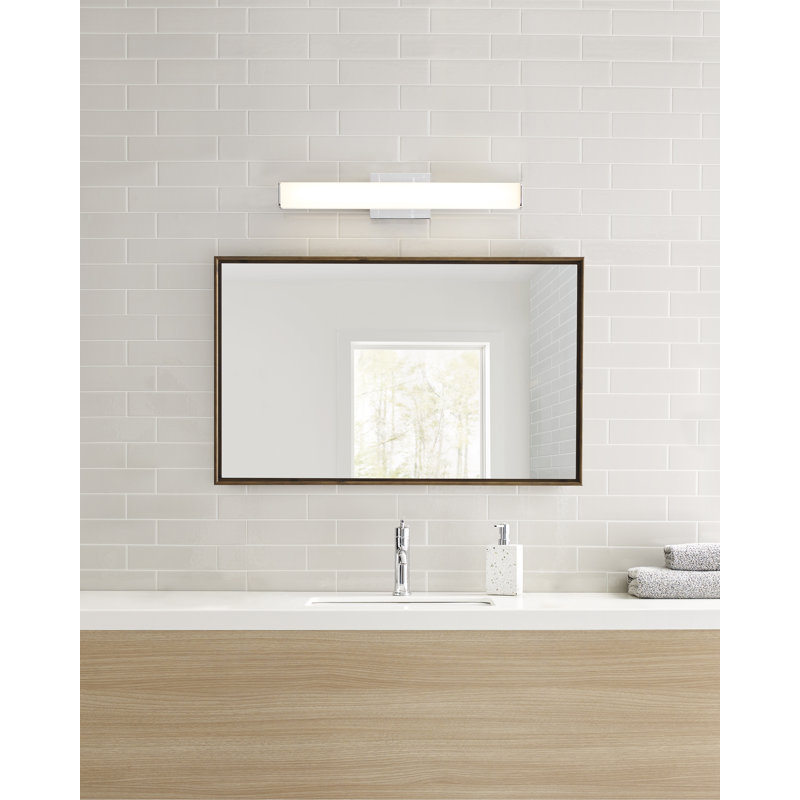 Lynn 25 Bath, Chrome