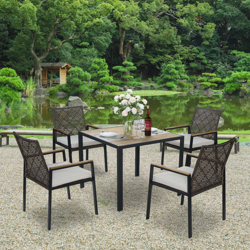Ensemble de table de salle à manger toutes saisons 5 pièces avec trou pour parasol, Brun café