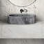 Lavabo vasque de salle de bain en marbre naturel dans un bassin gris, spacieux, fabriqué à la main, trou de drain pré-percé en marbre gris, conception ovale, surface lisse, lavabo pour une utilisation quotidienne