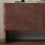 Armoire de rangement sculptée de style médiéval-321963377