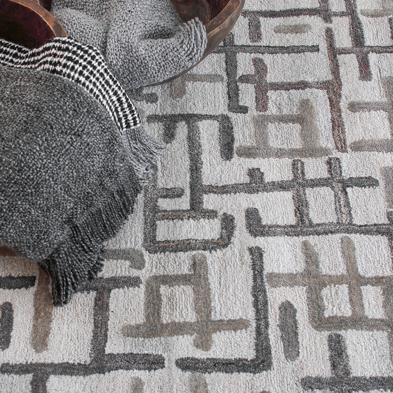 Campbell Hand-Tufted Geometric Indoor/Outdoor Rug Gray/White/Charcoal, Runner 2'6" x 5'