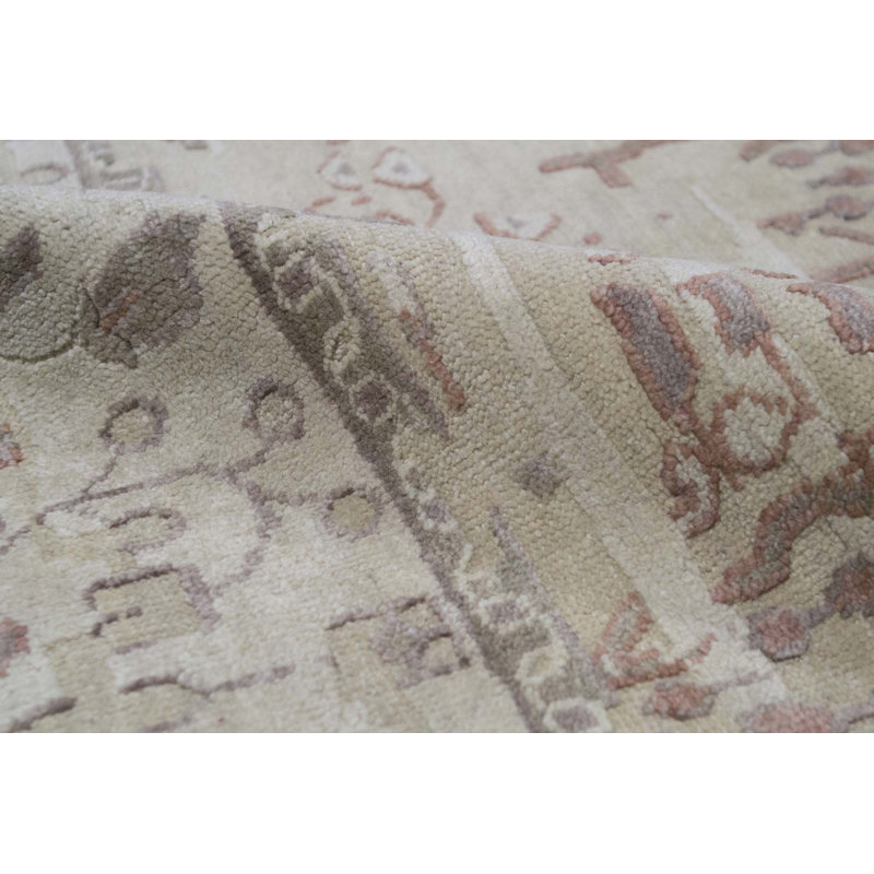 Tapis doré et beige noué à la main de haute qualité