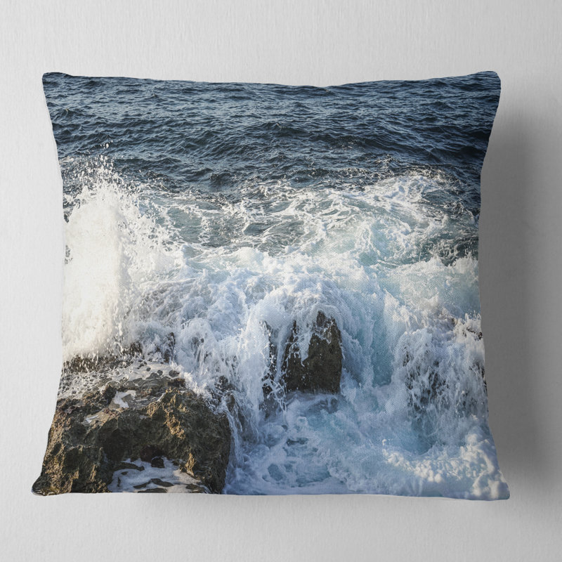 Coussin lombaire de mer avec vagues de mer stony, Carrée 18 po x 18 po
