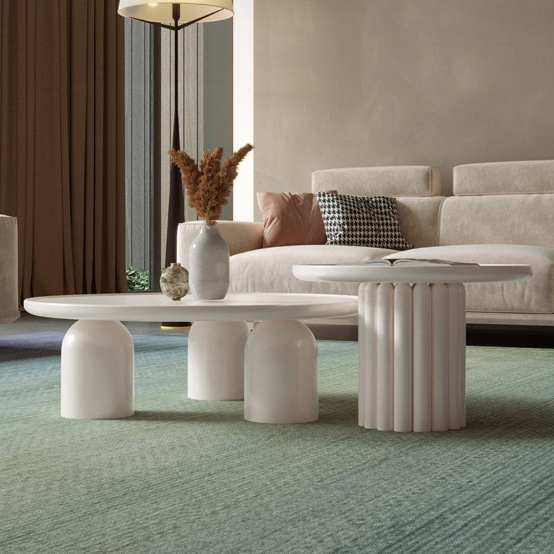Table basse simple de style crème