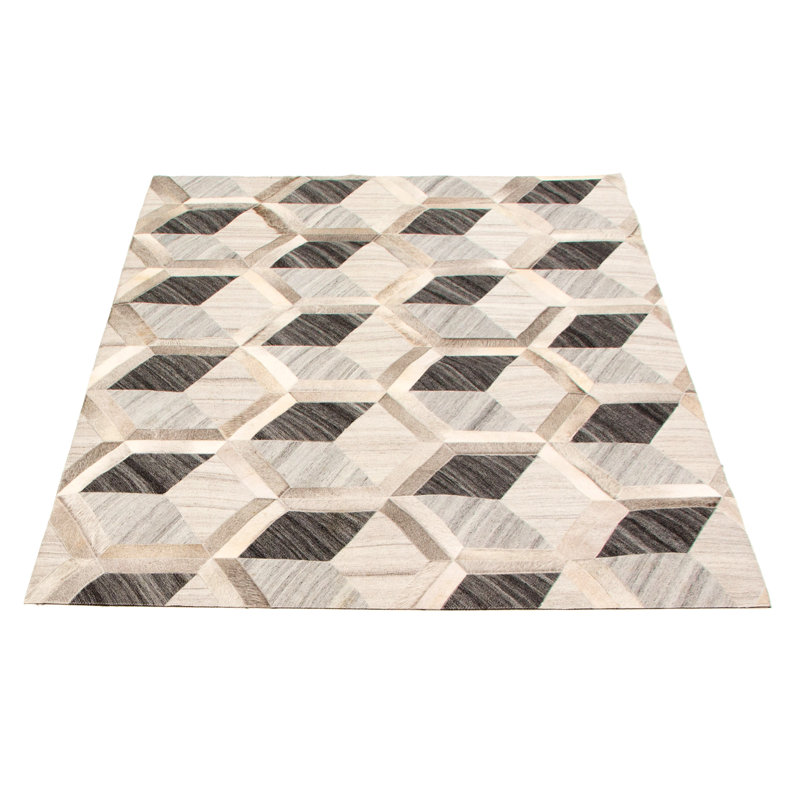 Tapis gris clair / brun en cuir fait à la main à motif géométrique Nonnie, Rectangle 5 pi 3 po x 7 pi 7 po