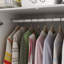 Armoire-penderie 70,5 po avec 6 tiroirs, tringles de suspension et tablettes multicouches