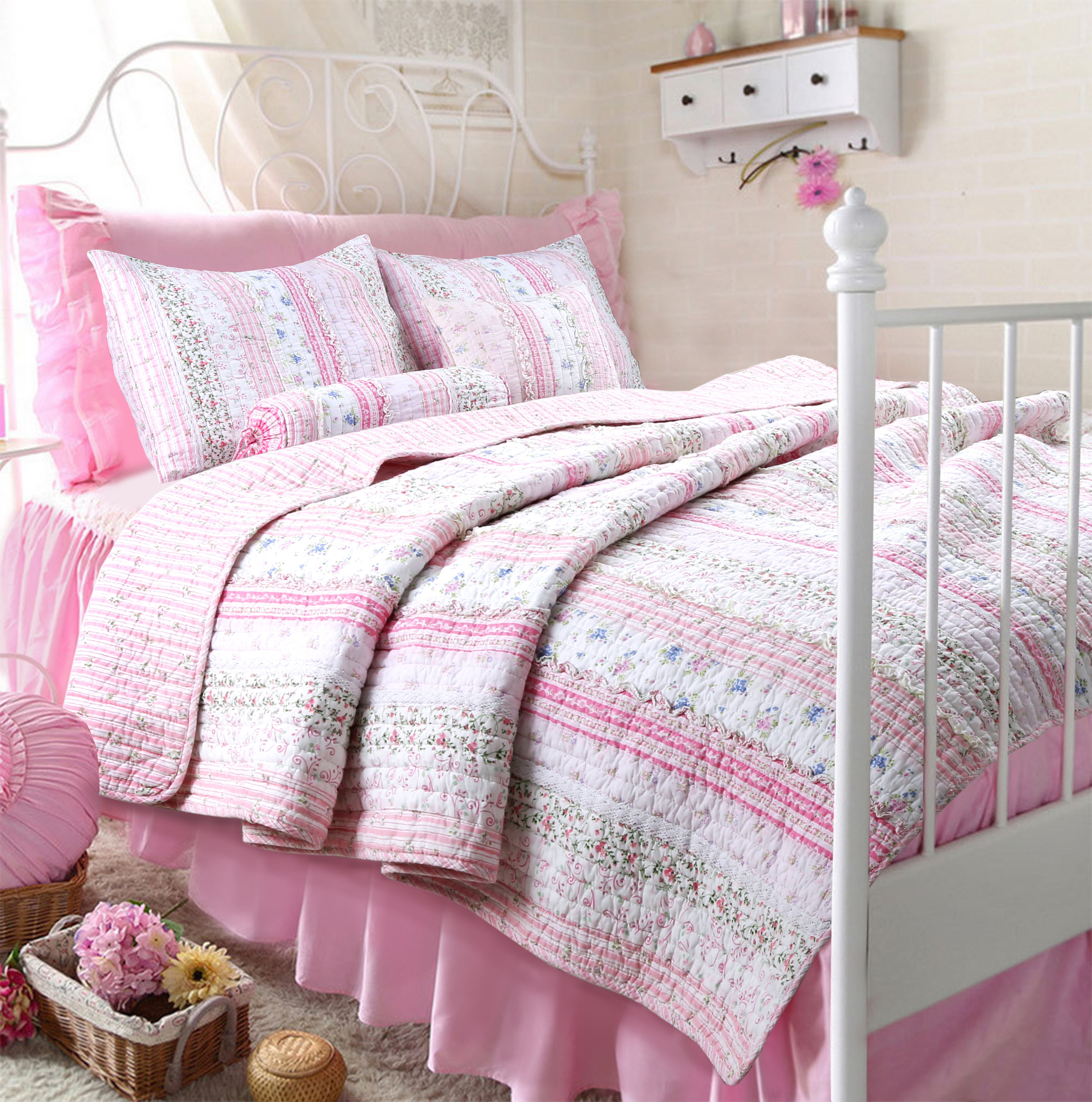 Cozy Line Home Fashion Romantic Chic Palafox Batheaston Pink/Blue/White & Reviews | Wayfair