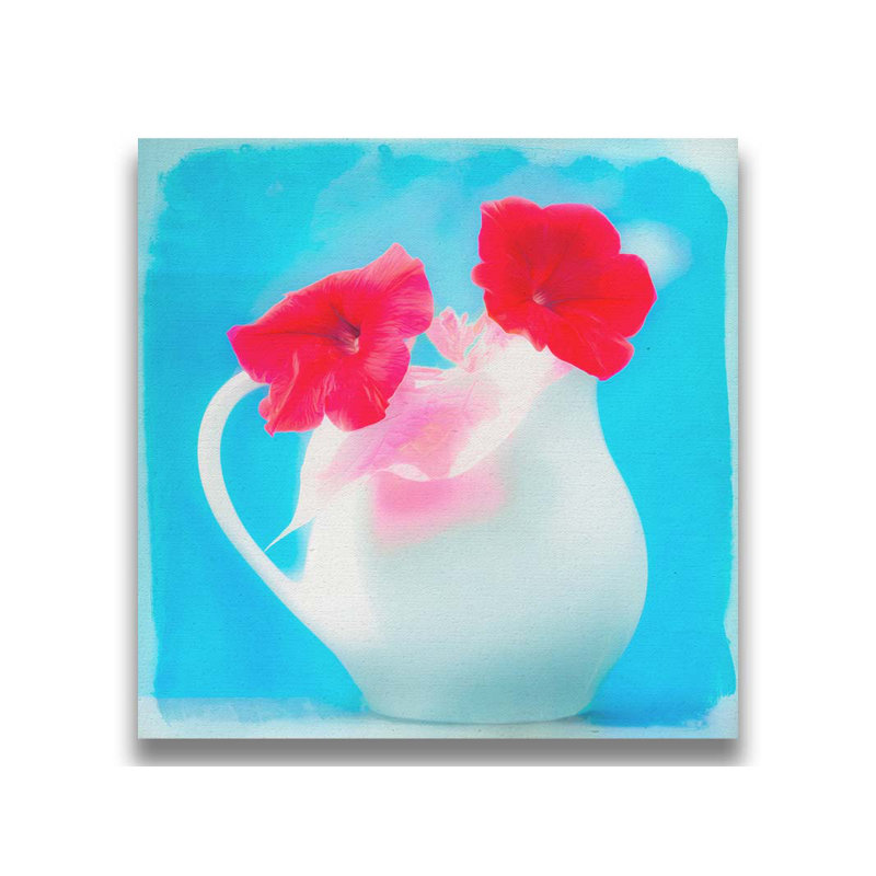 Passion in a Pitcher par Hal Halli. Estampe numérique, H 30,5 po x l 30,5 po, Impression encadrée sans passe-partout, Blanc