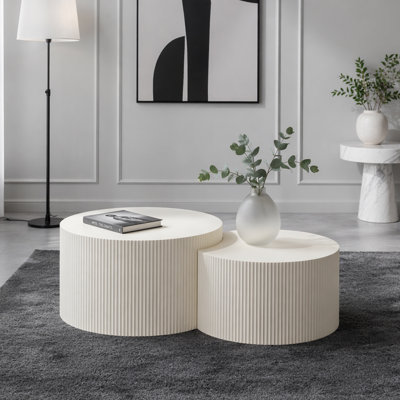 Table basse ronde avec plateau en bois manufacturé