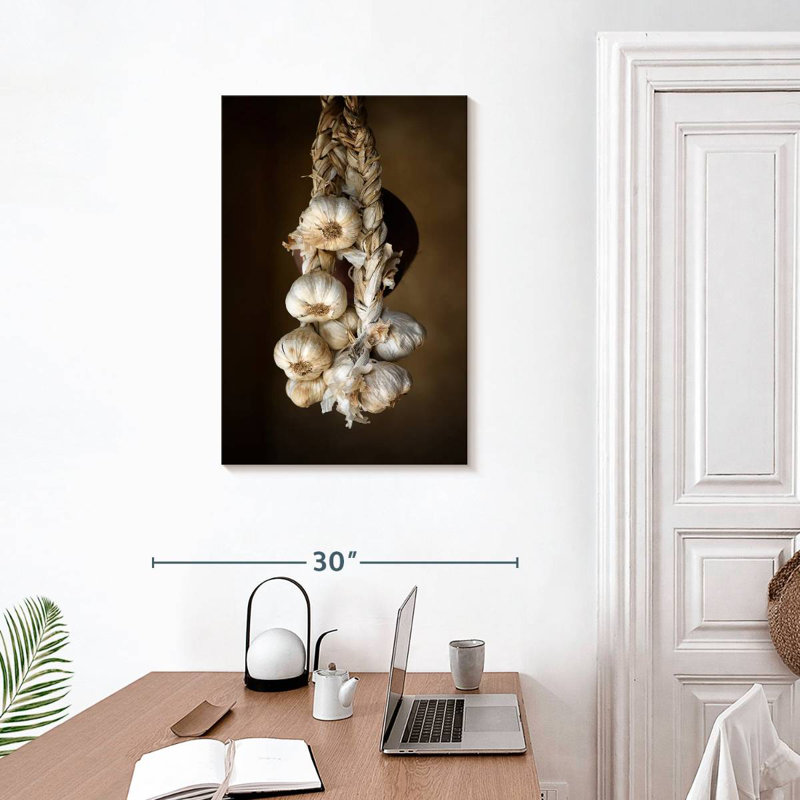Yarlin Garlic Braid, 30" H x 20" W