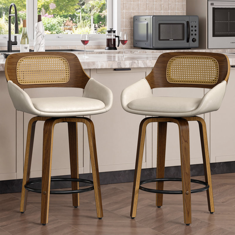 Tabouret de comptoir pivotant 26 po Mid-Century moderne avec dossier en rotin, siège rembourré en similicuir et structure en bois massif (ensemble de 2)