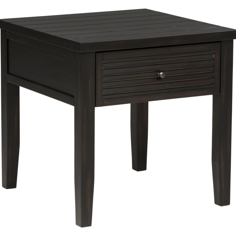 Table d'appoint carrée en placage de pin, un tiroir, aspect vieilli, idéale pour les intérieurs de style bord de mer. Piètement en bois massif à persiennes.