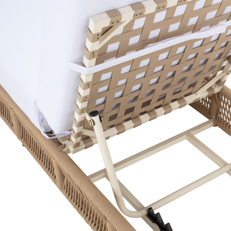 Chaise longue d'extérieur Langley, Structure brun clair / coussin blanc