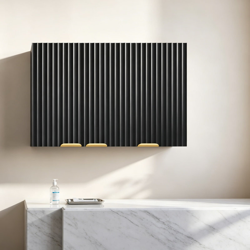 Armoire de rangement murale à 3 portes avec tablette réglable, conception cannelée pour salle de bain, salle de lavage, cuisine et garage, bois aggloméré, l 35,43 po x H 23,62 po x P 11,81 po