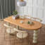 Table de salle à manger 55,12 po style français minimaliste en bois massif de couleur naturelle-129948103