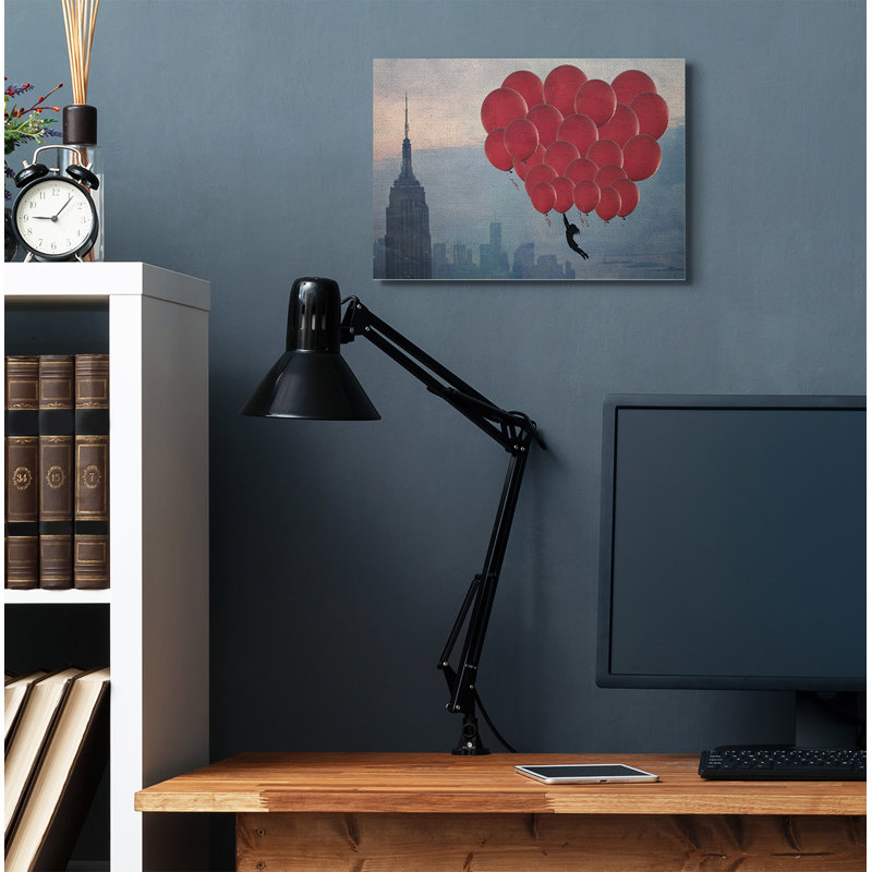 «Cityscape Girl Ballons Abstract Modern Collage Design» par Ashley Davis - reproduction de photo, Toile tendue
